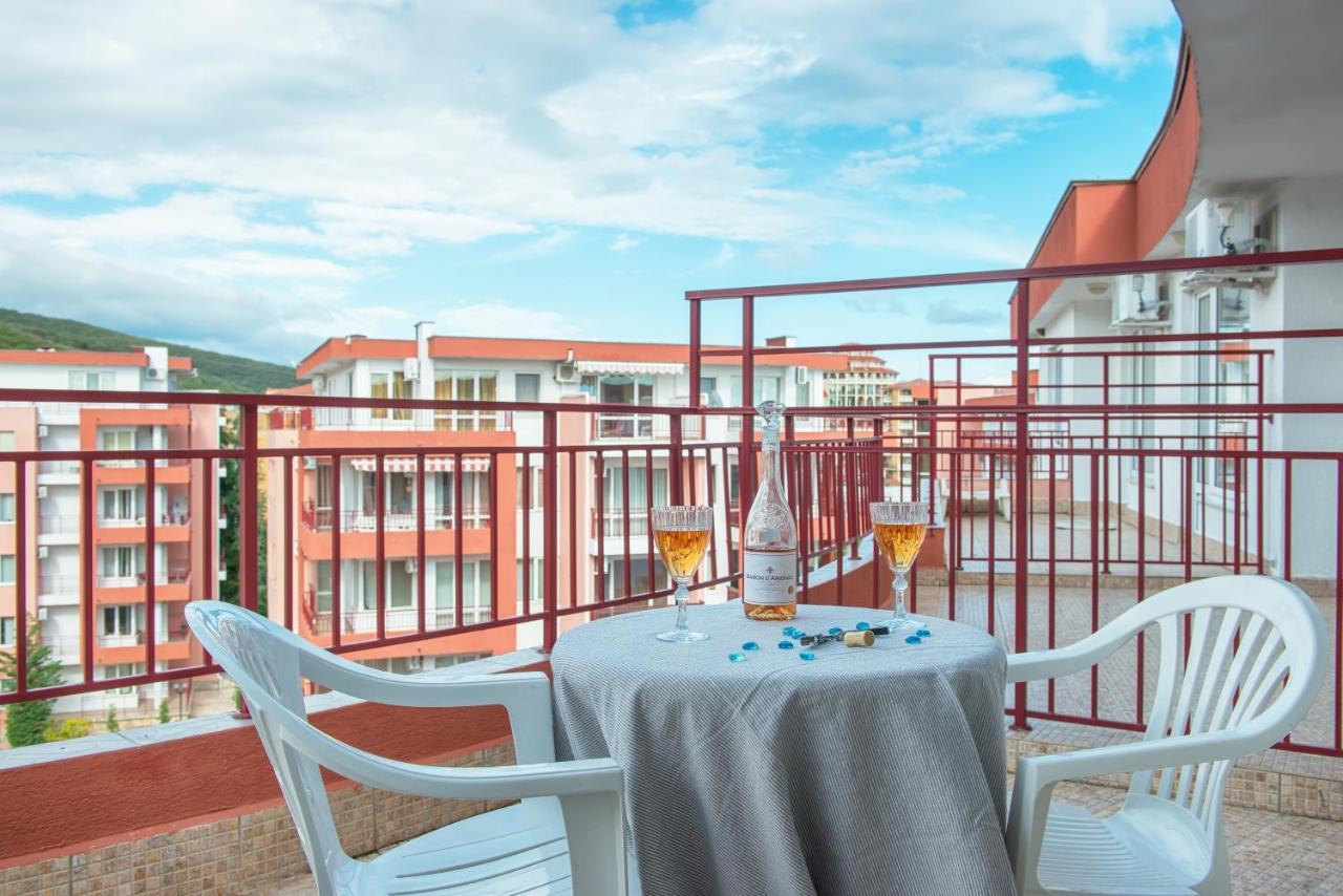 Privilege Beach Apartments Sveti Vlas Exterior photo