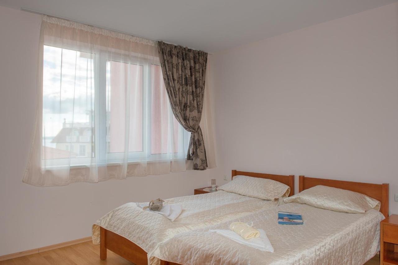 Privilege Beach Apartments Sveti Vlas Exterior photo