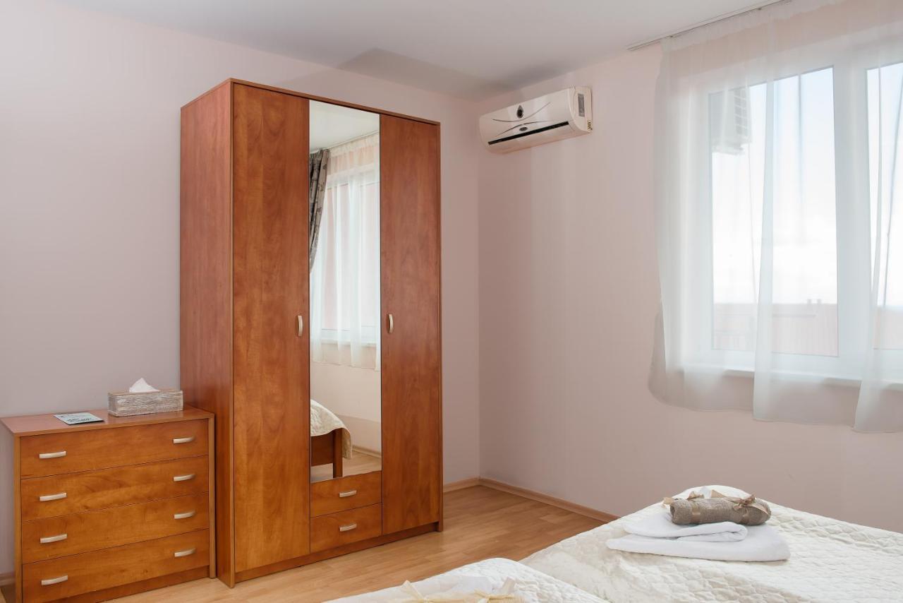 Privilege Beach Apartments Sveti Vlas Exterior photo