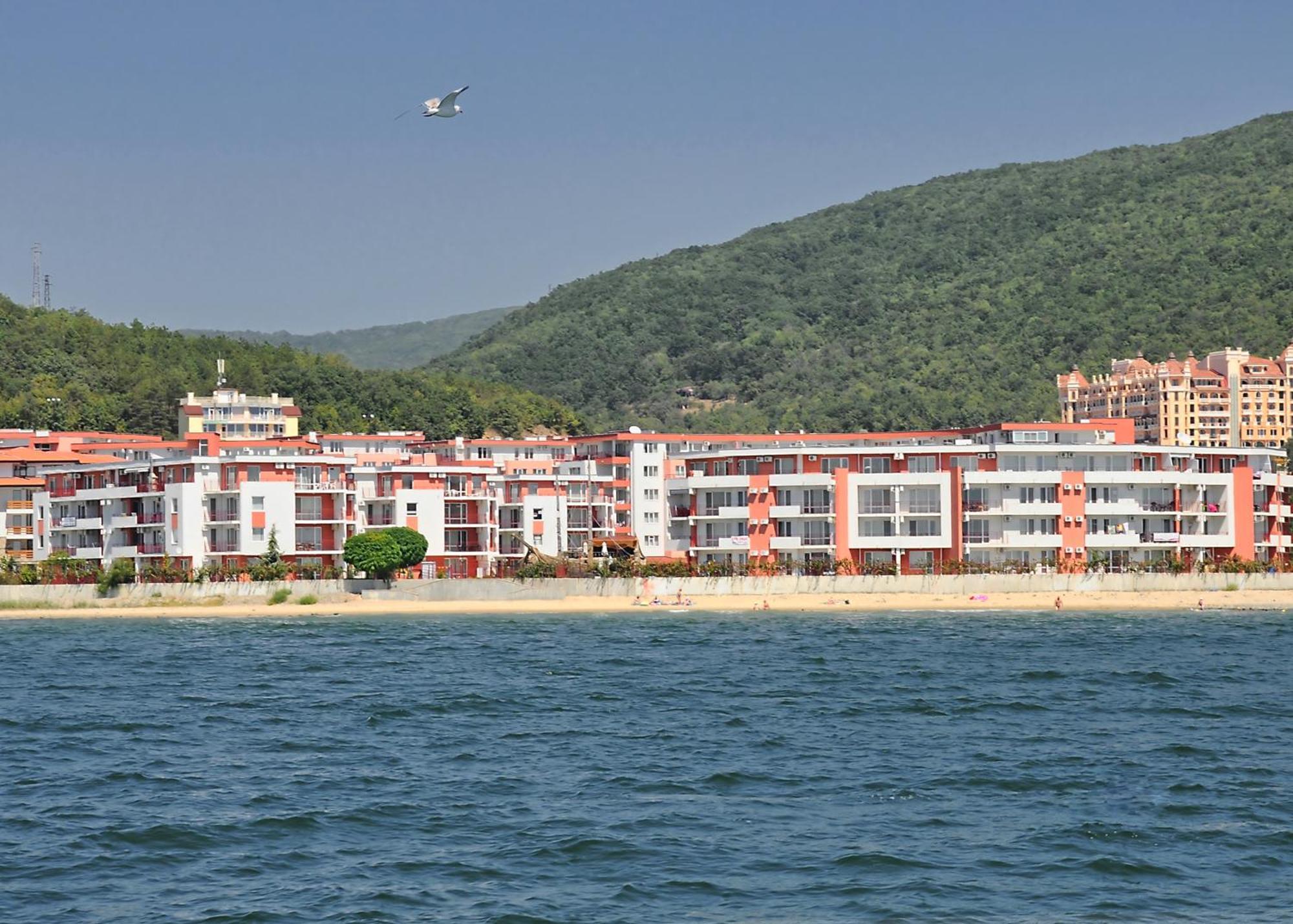 Privilege Beach Apartments Sveti Vlas Exterior photo