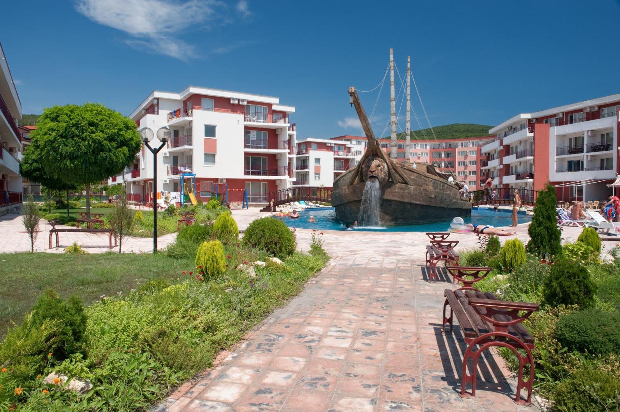 Privilege Beach Apartments Sveti Vlas Exterior photo