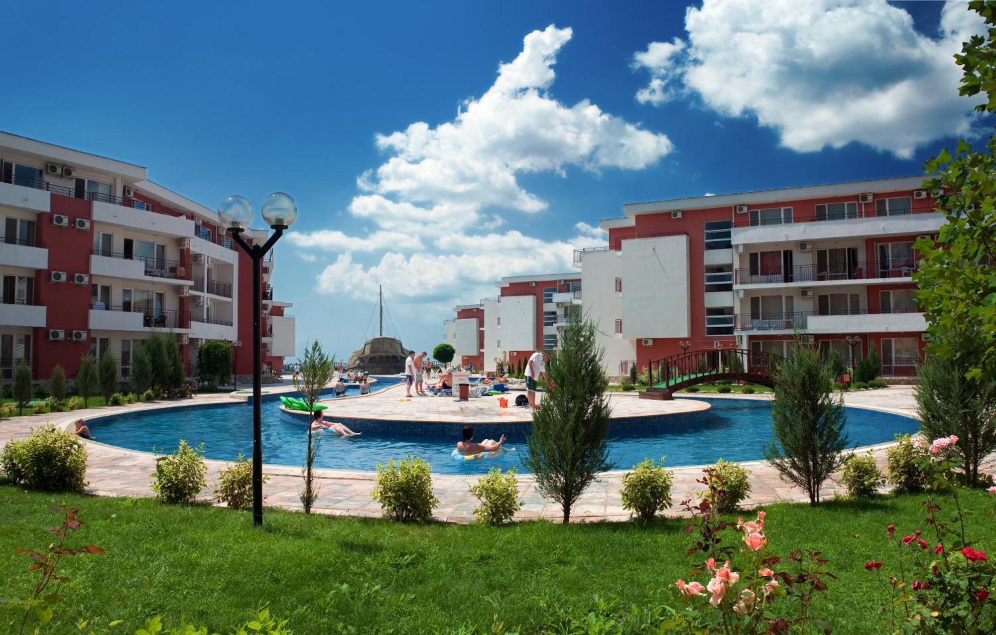 Privilege Beach Apartments Sveti Vlas Exterior photo